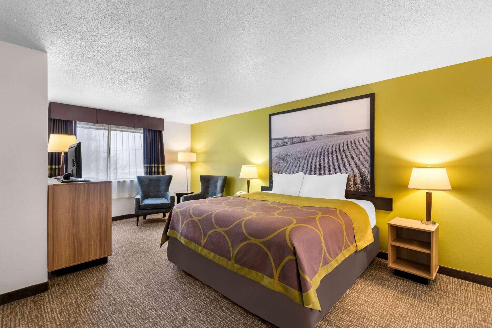 Super 8 By Wyndham Oelwein Hotell Exteriör bild